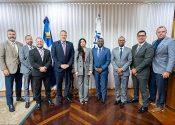 Comisión de la DEA visita a Yeni Berenice Reynoso