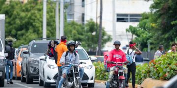 Intrant emite normativa que obliga a usar cascos de motocicletas certificados