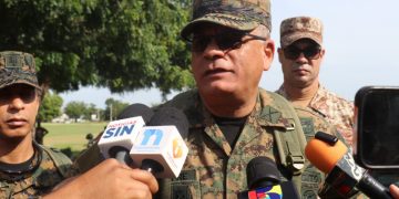 Patrullaje de aeronaves en la frontera son rutinarios, dice ministro de Defensa