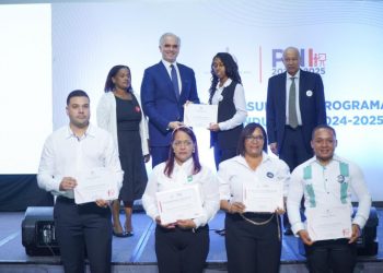 Ministerio de Educación incorpora 5,412 nuevos docentes al sistema