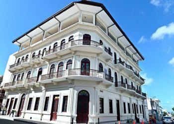 El emblemático Hotel Mercedes renace como faro Cultural en Santiago