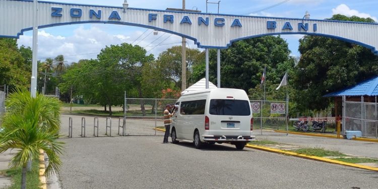 Principal empresa de Zona Franca en Baní anuncie el cierre temporal de sus operaciones