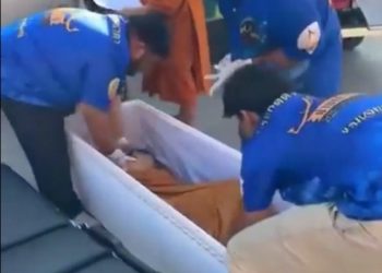 Mujer da señales de vida en el ataúd antes de ser incinerada en Tailandia