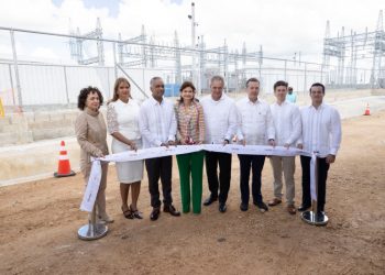 Vicepresidenta encabeza inauguración de planta fotovoltaica en Guaymate