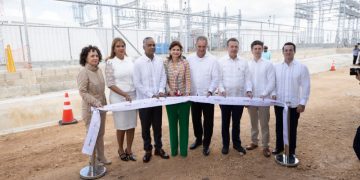 Vicepresidenta encabeza inauguración de planta fotovoltaica en Guaymate