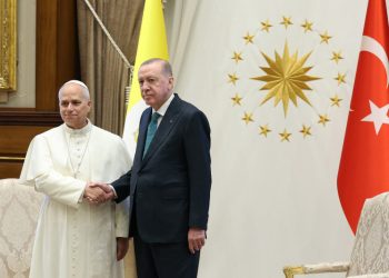 El Papa inicia su gira con una visita a Turquía