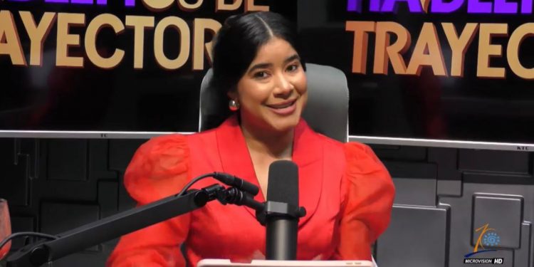 Grecheen Acosta culmina con éxito la primera temporada de “Hablemos de Trayectoria”