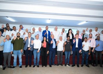 Juramentan al alcalde Ulises Rodríguez como presidente del Comité Organizador del Basket Superior de Santiago por cuarto año consecutivo