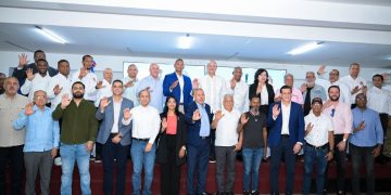 Juramentan al alcalde Ulises Rodríguez como presidente del Comité Organizador del Basket Superior de Santiago por cuarto año consecutivo