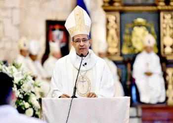 El obispo coadjutor dice fallo TC “distrae y obstaculiza” plan de reforma policial