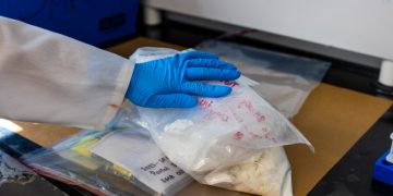 Cuba afirma que clasificación del fentanilo como arma es un pretexto de guerra de EE.UU.