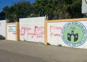 Vandalizan liceo de Santiago Oeste luego de tragedia