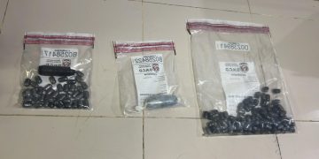 Arrestan en el AILA a mujer que iba a Francia con 138 bolsitas de cocaína