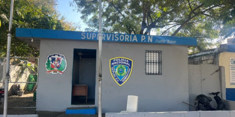 Niñas detenidas en Santiago permanecen en celda con adultas