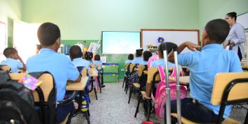 Colectivo ciudadano revela más de medio millón de niños está fuera del sistema escolar