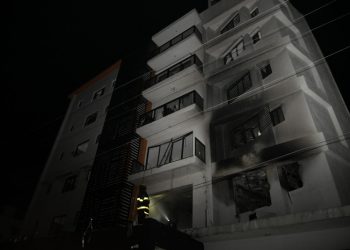 Explosión por fuga de gas deja varios heridos en edificio del sector Villa Marina