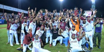 Gigantes eliminan Licey y avanzan al Round Robin con batazo heroico de Marco Hernández