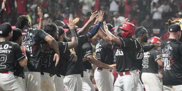 Leones eliminan a las Estrellas y avanzan al Todos Contra Todos