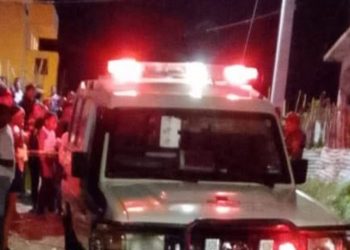 Tragedia en Baní: Madre e hijos graves tras ataque de agente de la DNCD en Villa Fundación