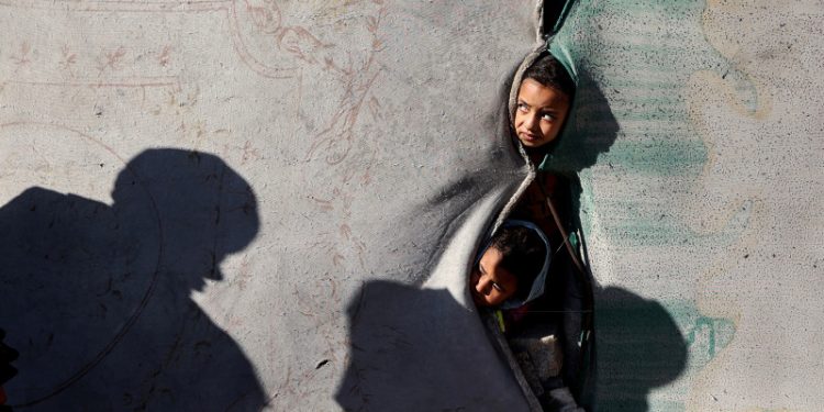 Los desplazados de Gaza "tiemblan de frío y miedo"