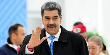Maduro felicita la lealtad de sus Fuerzas Armadas