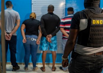 Arrestan otras cuatro personas vinculadas a decomiso de droga en el AILA