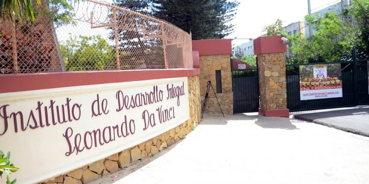 Tras la muerte de una estudiante, Colegio Da Vinci suspende docencia por «la tranquilidad de las familias»