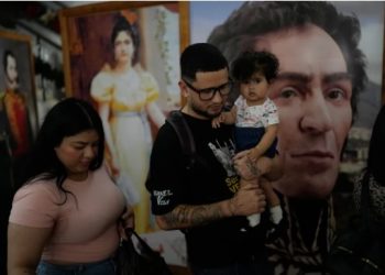 Migrantes venezolanos piden justicia por enviarlos a El Salvador