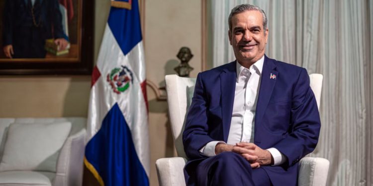 Presidente Abinader llama a los dominicanos a estar unidos, al amor y la solidaridad en esta Navidad y Año Nuevo