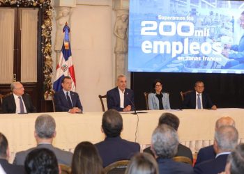Presidente Abinader celebra cifra récord de 200,134 empleos directos en zonas francas