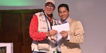 ACDS reúne a sus miembros en un Abrazo Navideño