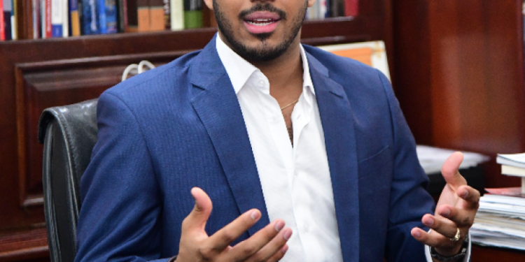 Abinader destituye al rector del ITLA, Rafael Féliz García