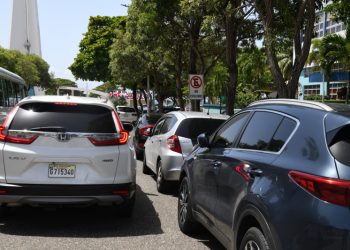 El país importó 131,253 vehículos el año pasado, 3,673 menos que en 2024
