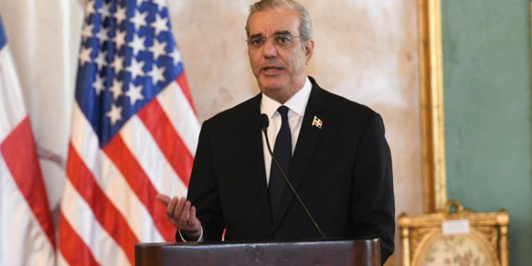 Gobierno ordena extradición de dominicano acusado por narcotráfico y lavado de activos