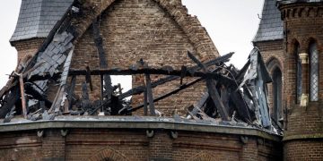 Ámsterdam: Un incendio devasta una iglesia durante Nochevieja