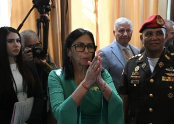 Delcy Rodríguez jura como presidenta interina de Venezuela