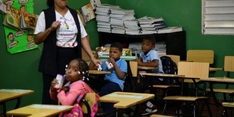 Centros educativos aseguran control del desayuno escolar