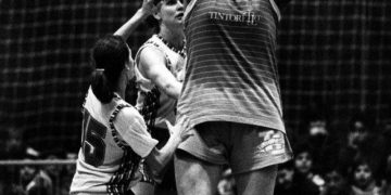 Fallece la legendaria basquetbolista letona Uliana Semenova, de 6-11 de estatura