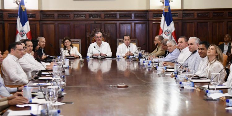 Presidente Abinader reúne a su gabinete y exige pulcritud en el gasto público