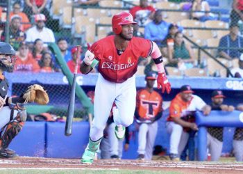 Escogido vence a Toros y "pone un pie" en la serie final