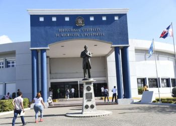 En mayo 2024 Migración otorgó más residencias que en todo un año completo