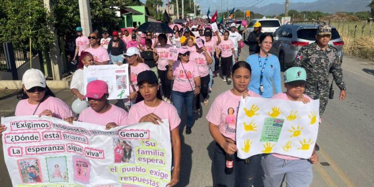 Marchan en Navarrete por Brianna Genao y otros niños desaparecidos