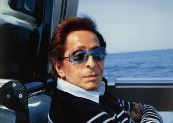 El diseñador italiano Valentino muere a los 93 años