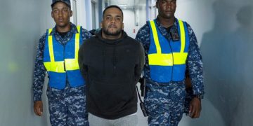 Se entrega “El Deportado”, acusado de atentado contra subdirectora del CCR Rafey en Santiago