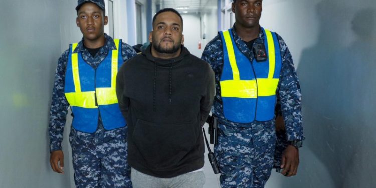 Se entrega “El Deportado”, acusado de atentado contra subdirectora del CCR Rafey en Santiago