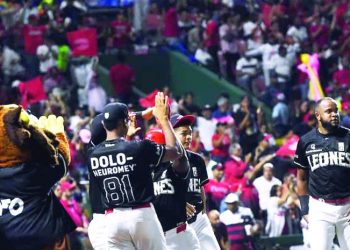 Los "Duros de Matar" lo hicieron otra vez, Escogido viene de atrás y gana primero de la final