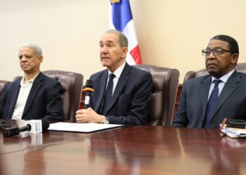 Mescyt convoca a estudiantes para becas internacionales