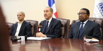 Mescyt convoca a estudiantes para becas internacionales