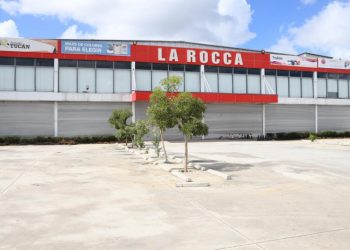 Al menos 13 tiendas chinas permanecen cerradas tras meses de intervención