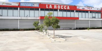 Al menos 13 tiendas chinas permanecen cerradas tras meses de intervención